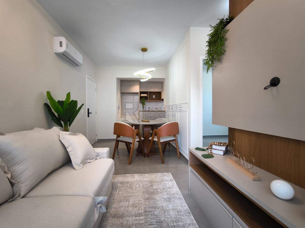 Apartamento à venda no bairro Vale das Esmeraldas: SALA DE ESTAR