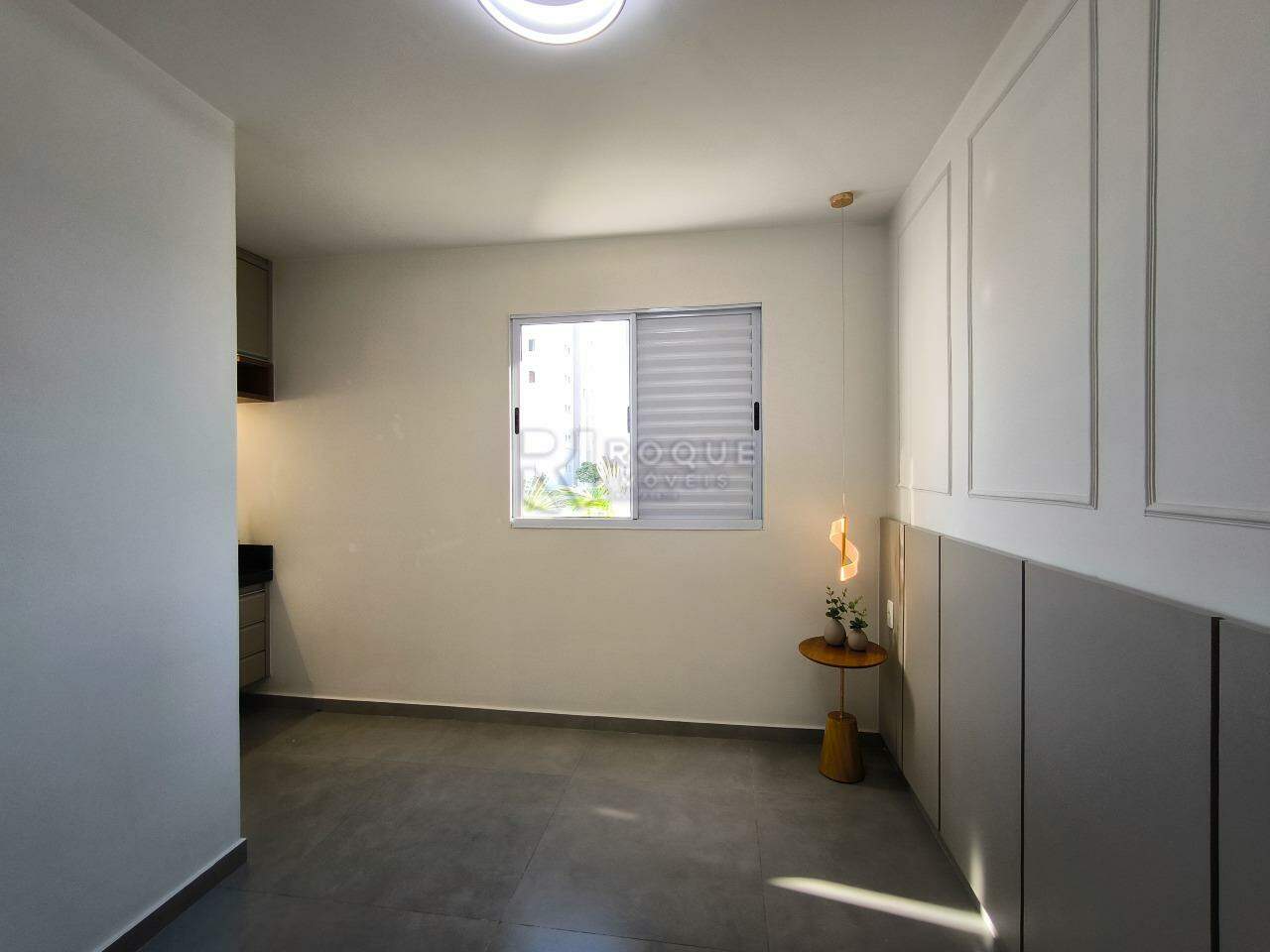 Apartamento à venda no bairro Vale das Esmeraldas: SUÍTE