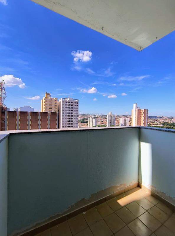 Apartamento para aluguel no bairro Centro: Sacada