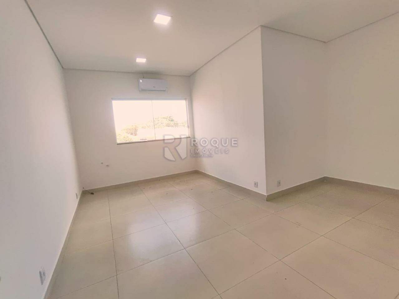 Salas/Conjuntos para aluguel no bairro Chácaras Antonieta: Sala
