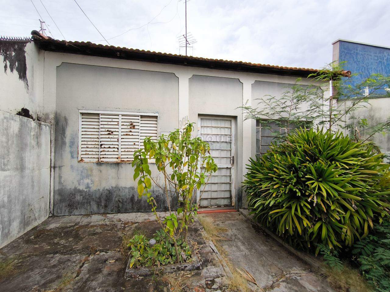 Casa Residencial à venda no bairro Vila Queiroz: 