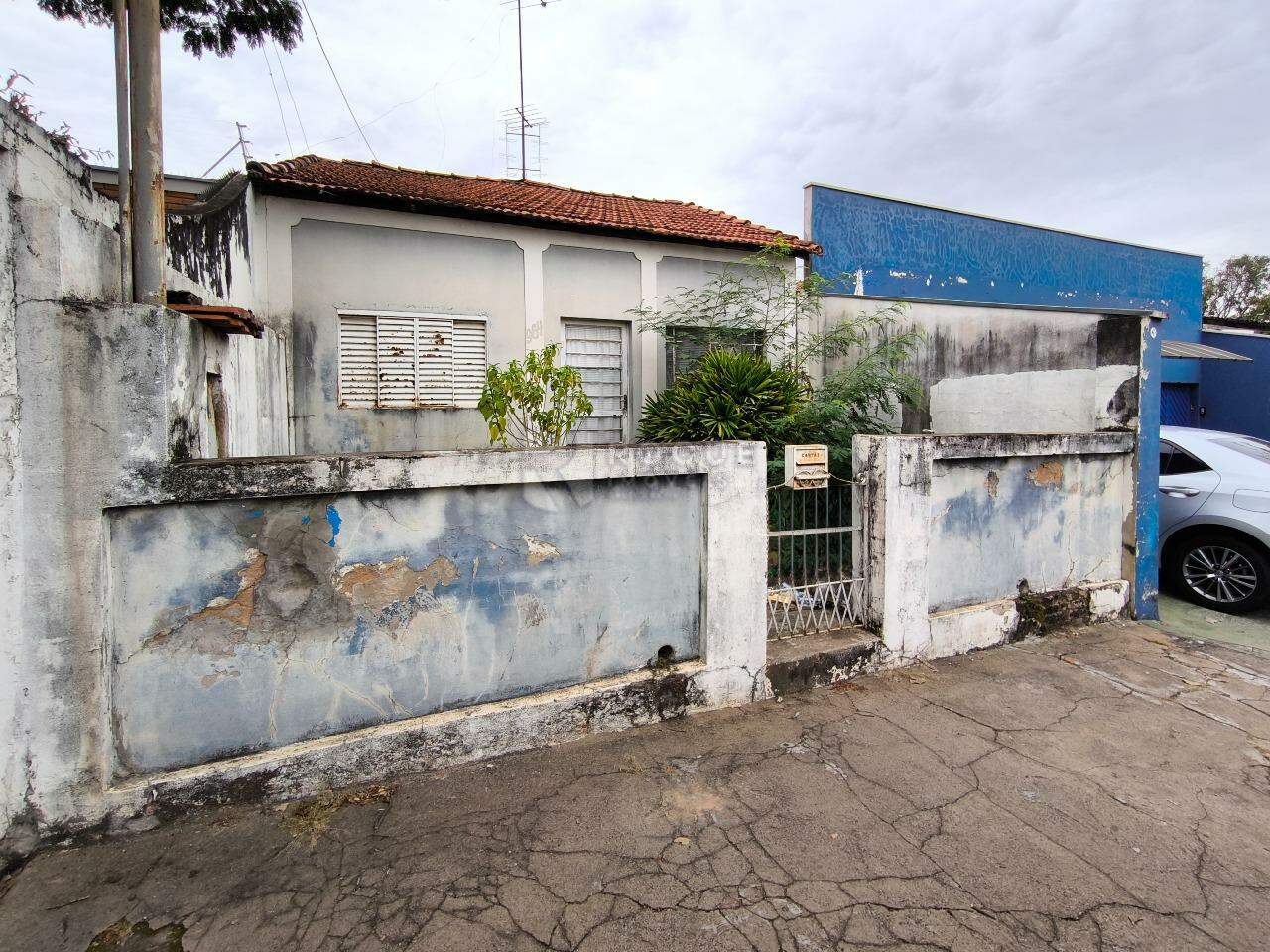 Casa Residencial à venda no bairro Vila Queiroz: 