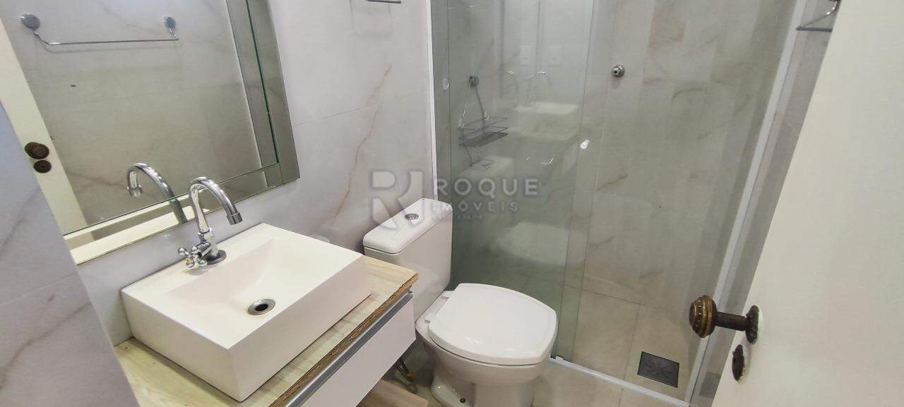 Apartamento à venda no bairro Jardim Nereide: BANHEIRO