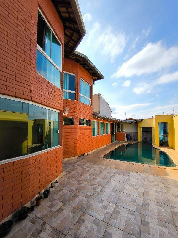 Casa Residencial à venda no bairro Residencial Nobreville: ÁREA EXTERNA