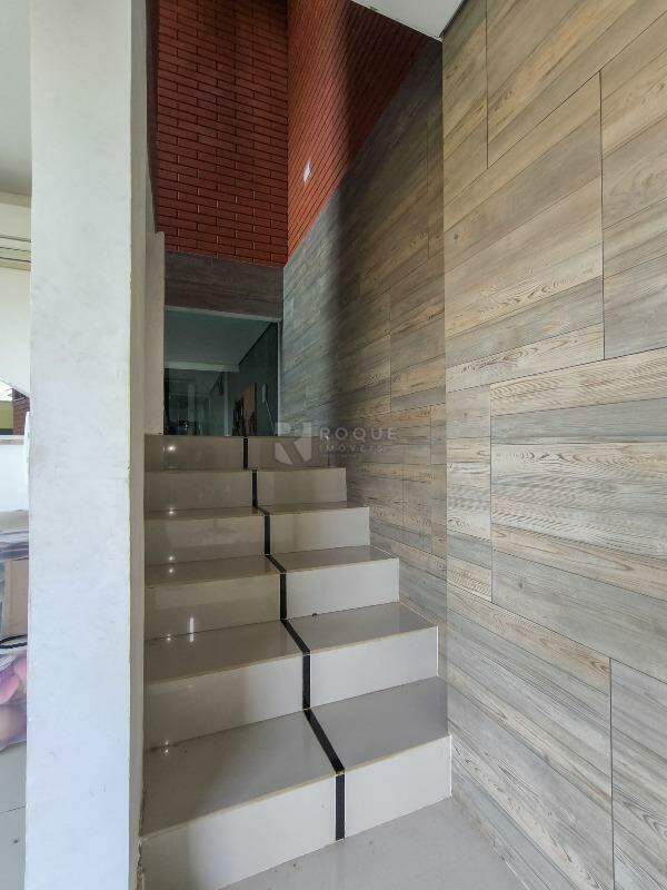 Casa Residencial à venda no bairro Residencial Nobreville: ACESSO PISO SUPERIOR