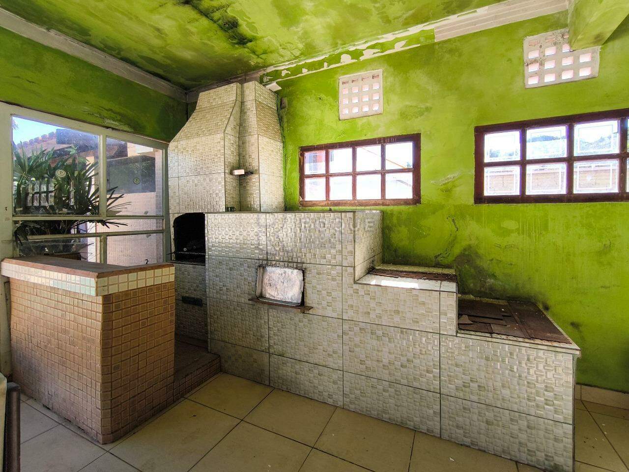 Chácara à venda no bairro Jardim Chácaras De Recreio Vale Verde: FORNO À LENHA