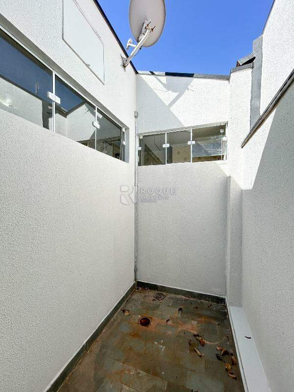 Casa Residencial para aluguel no bairro Vila Claudia: Jardim de inverno