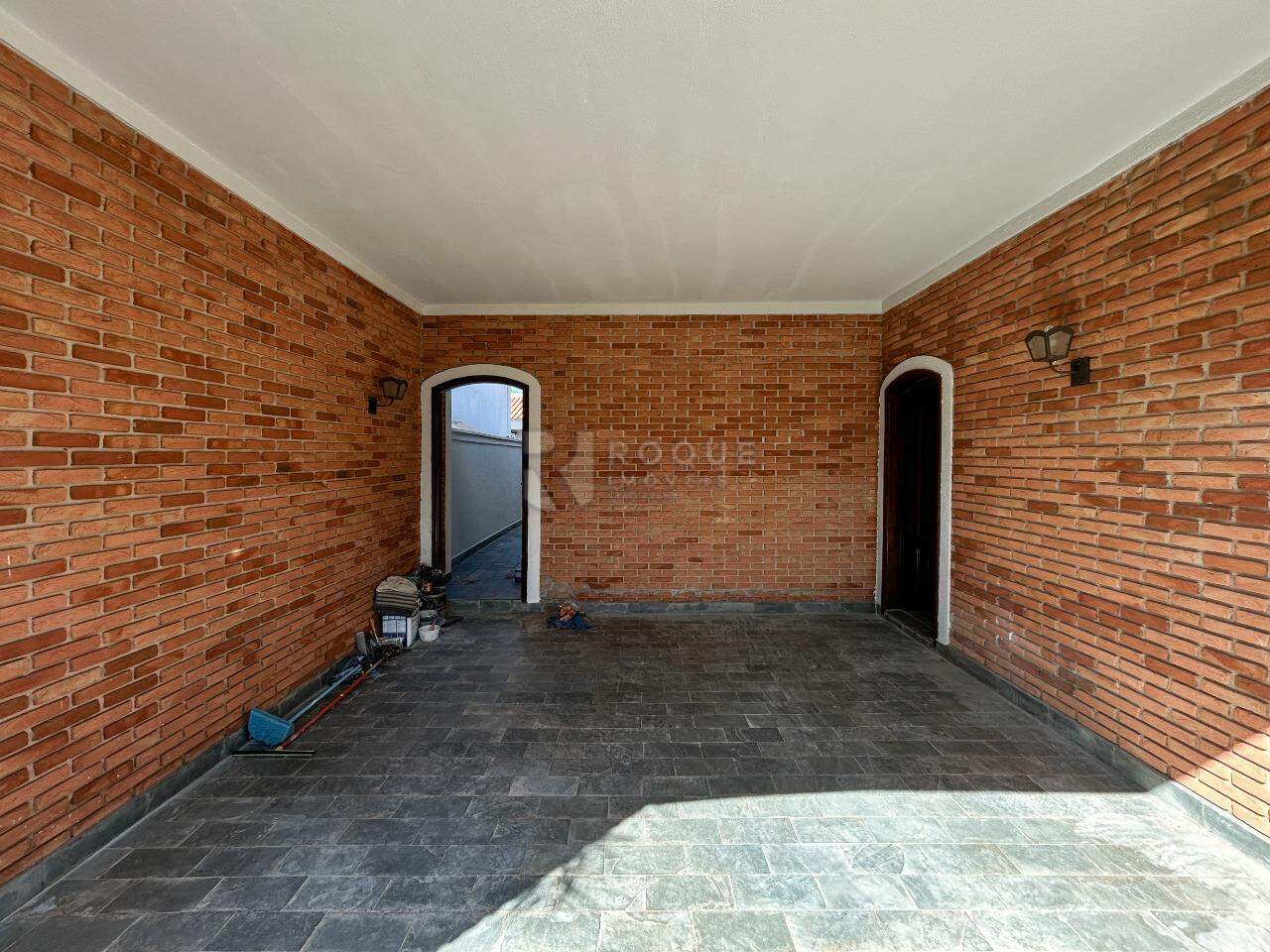 Casa Residencial para aluguel no bairro Vila Claudia: Garagem