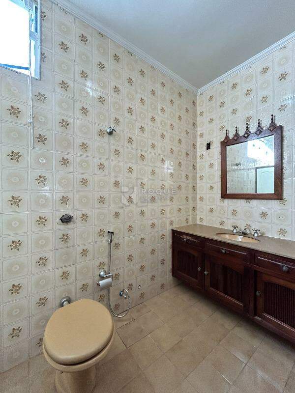 Casa Residencial para aluguel no bairro Vila Claudia: WC suíte
