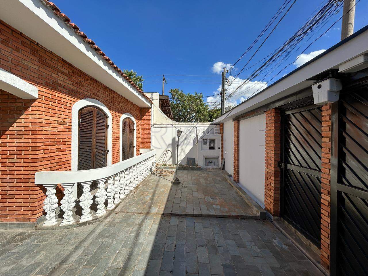 Casa Residencial para aluguel no bairro Vila Claudia: Frente