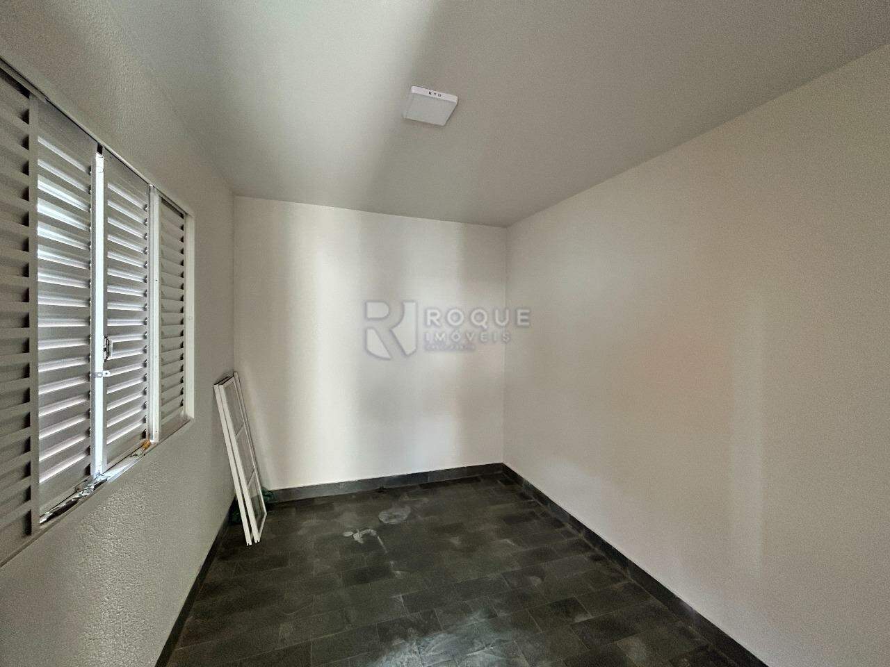 Casa Residencial para aluguel no bairro Vila Claudia: Dormitório fundo 1