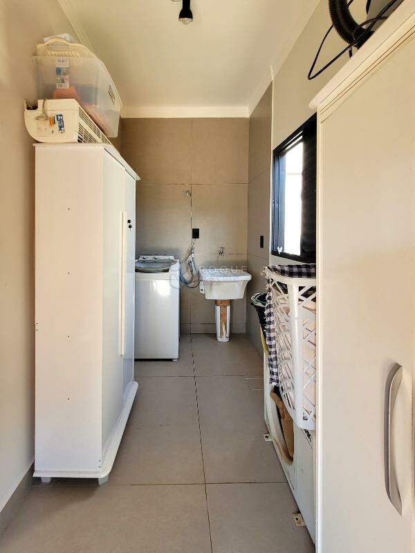 Casa Residencial à venda no bairro Jardim Canaa: Lavanderia