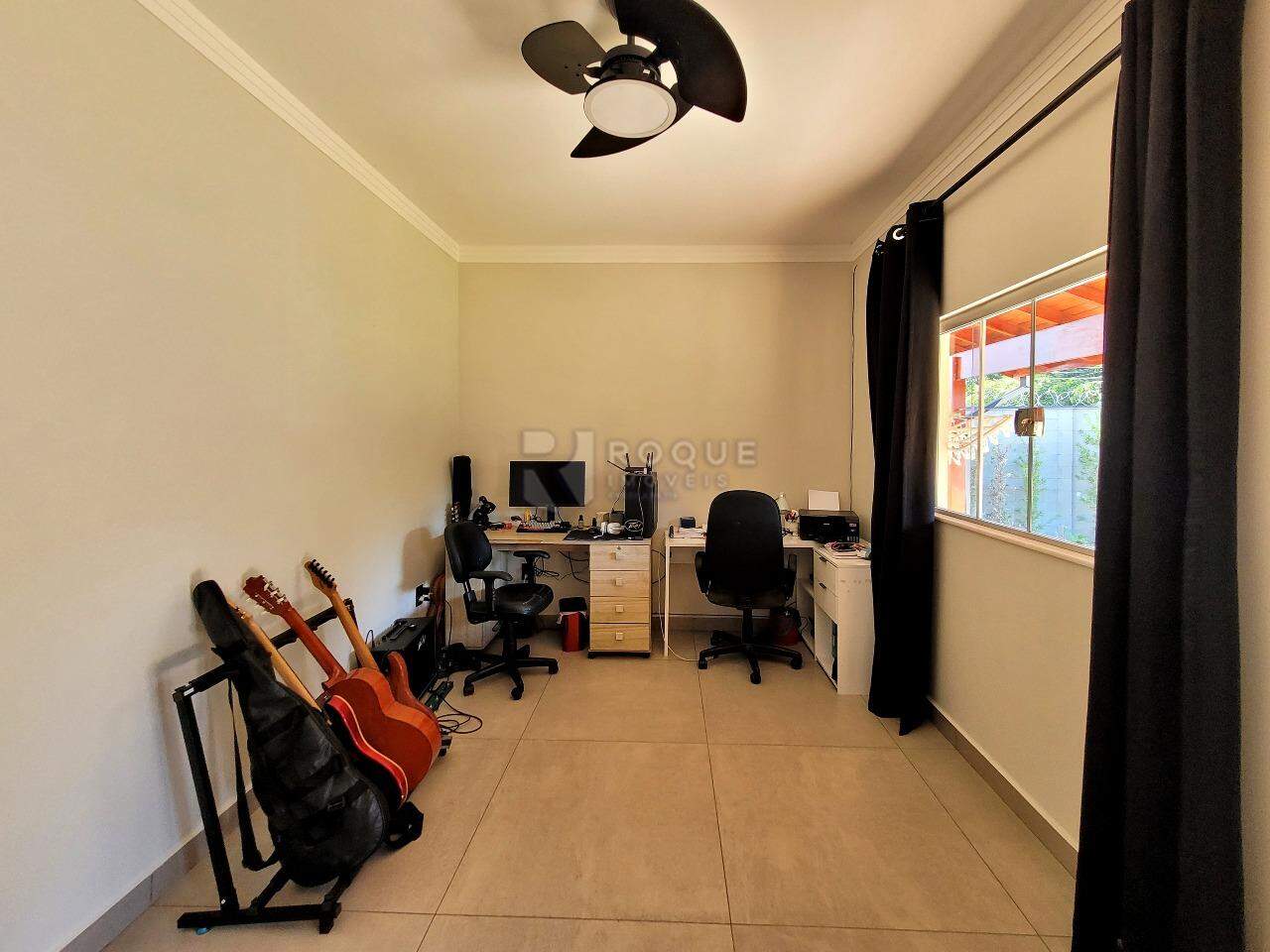 Casa Residencial à venda no bairro Jardim Canaa: Sala - Edícula