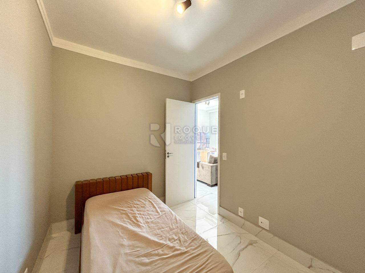 Apartamento para aluguel no bairro Jardim Santa Adélia: Dormitório 2