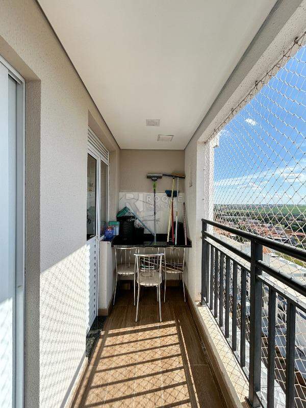Apartamento para aluguel no bairro Jardim Santa Adélia: Sacada