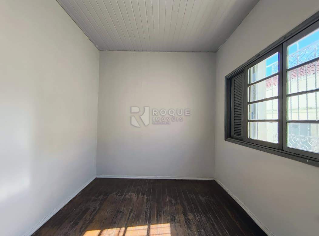 Casa Residencial para aluguel no bairro Centro: Dormitório 02