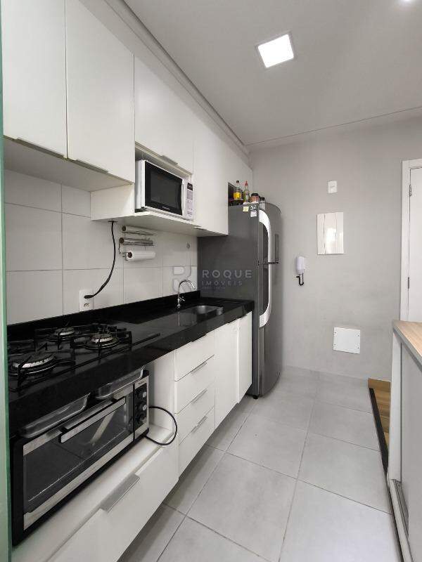 Apartamento à venda no bairro Chácaras Antonieta: COZINHA