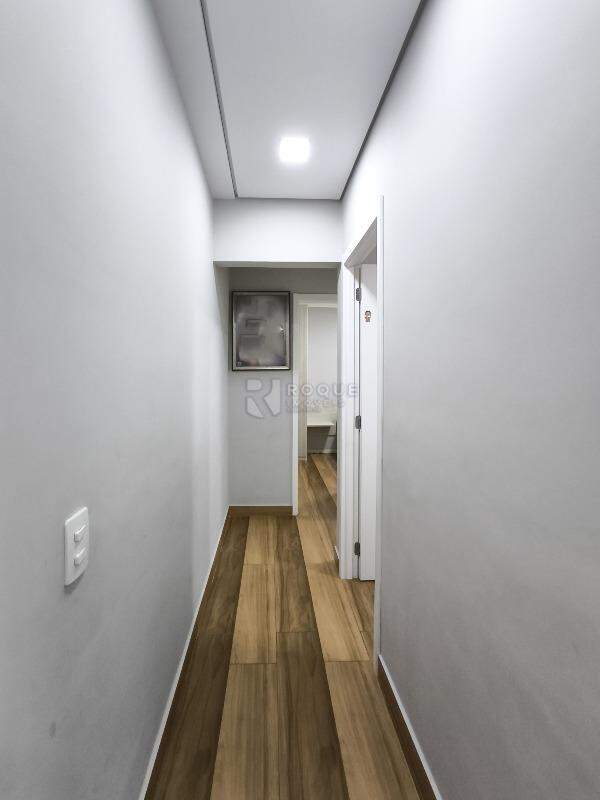 Apartamento à venda no bairro Chácaras Antonieta: CORREDOR INTERNO