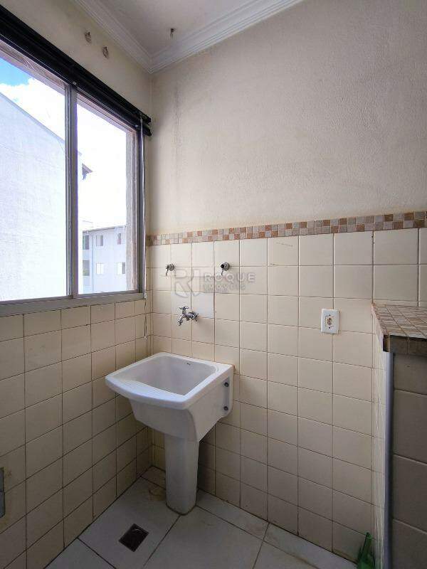 Apartamento para aluguel no bairro Vila Claudia: LAVANDERIA
