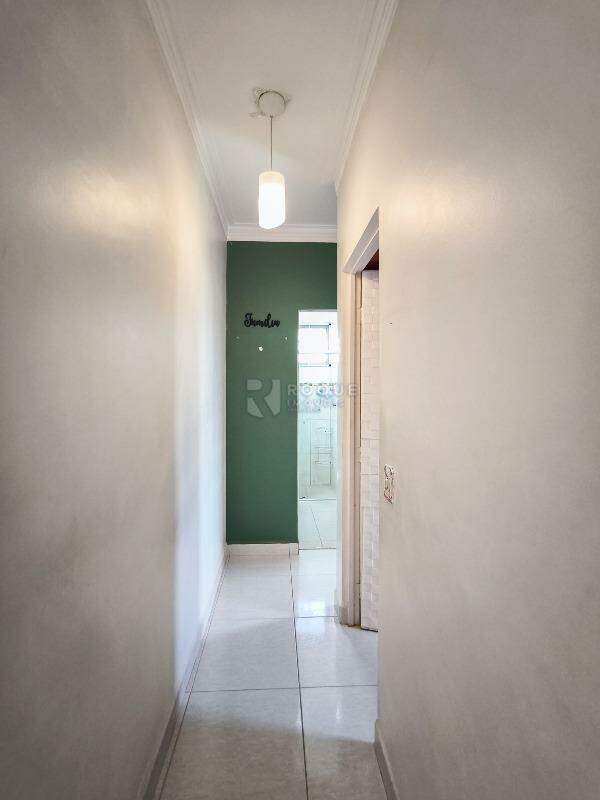 Apartamento para aluguel no bairro Vila Claudia: CORREDOR INTERNO