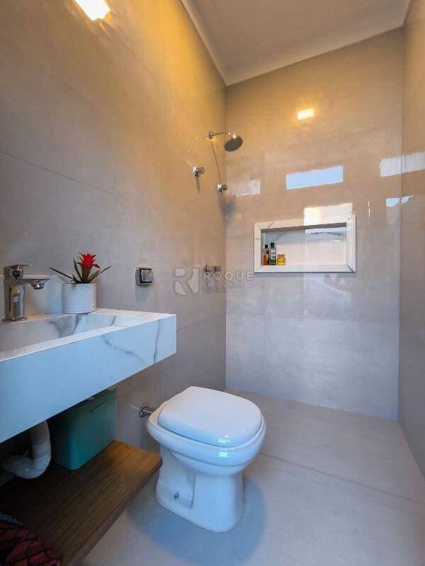 Casa Residencial à venda no bairro Terras de São Bento I: BANHEIRO EXTERNO