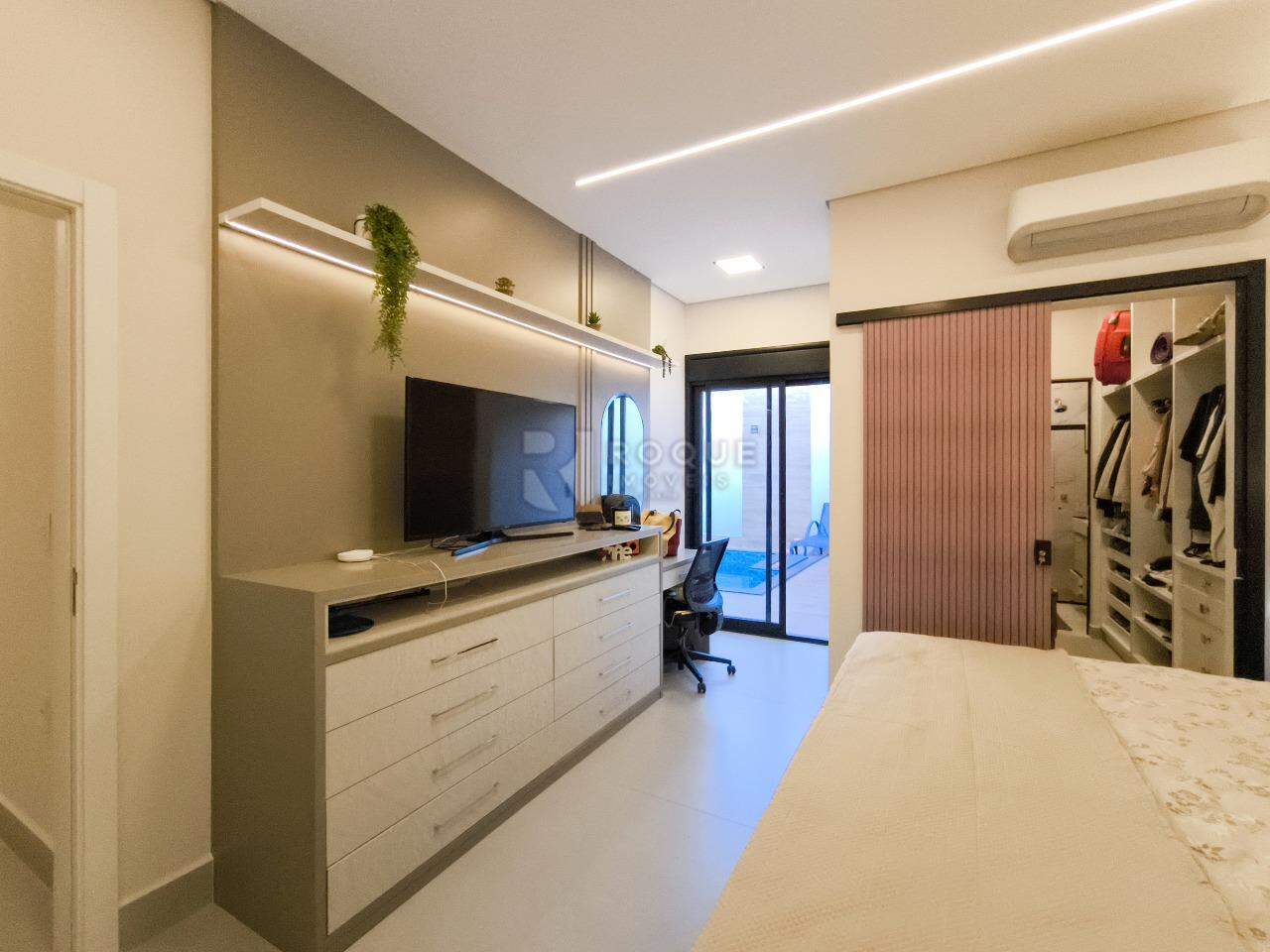 Casa Residencial à venda no bairro Terras de São Bento I: SUÍTE 1