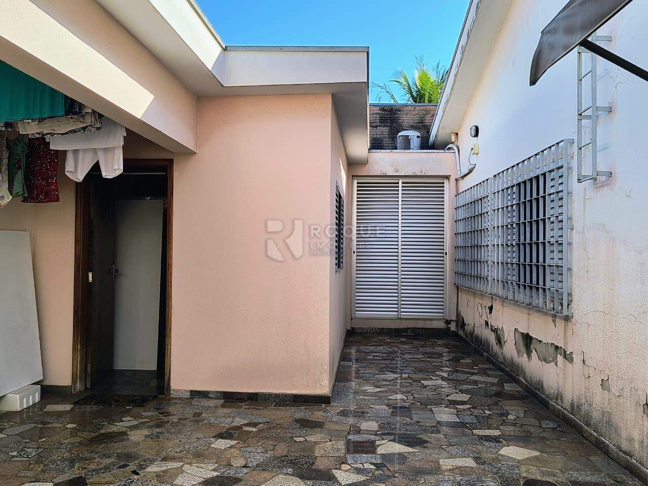 Casa Residencial para aluguel no bairro Vila Santa Lina: Fundos