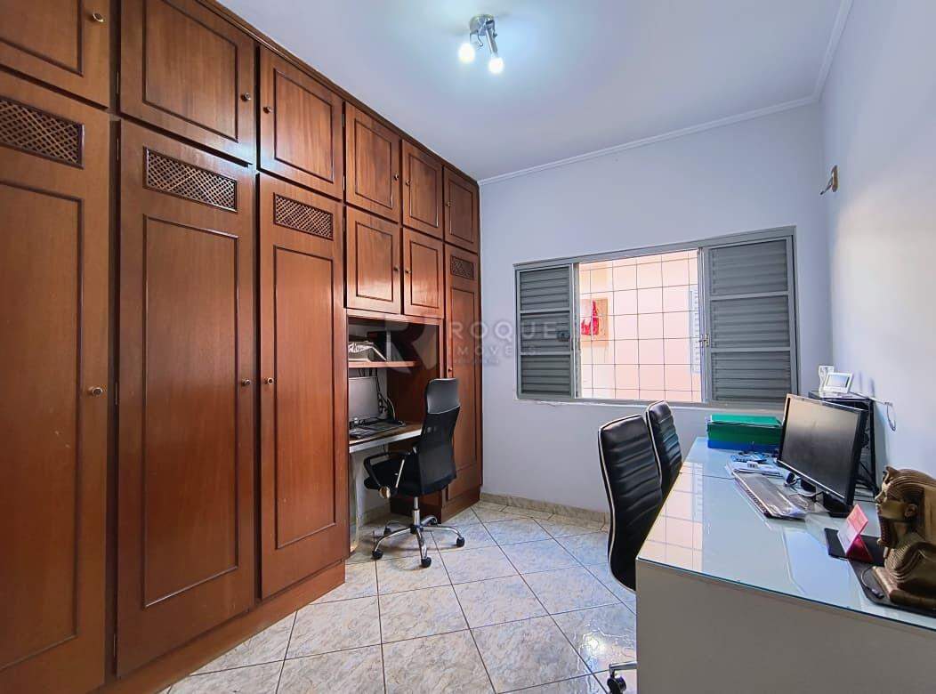 Casa Residencial para aluguel no bairro Vila Santa Lina: Dormitório 01