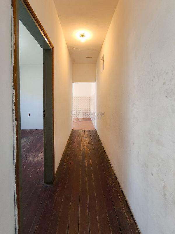 Casa Residencial à venda no bairro Vila Camargo: CORREDOR INTERNO