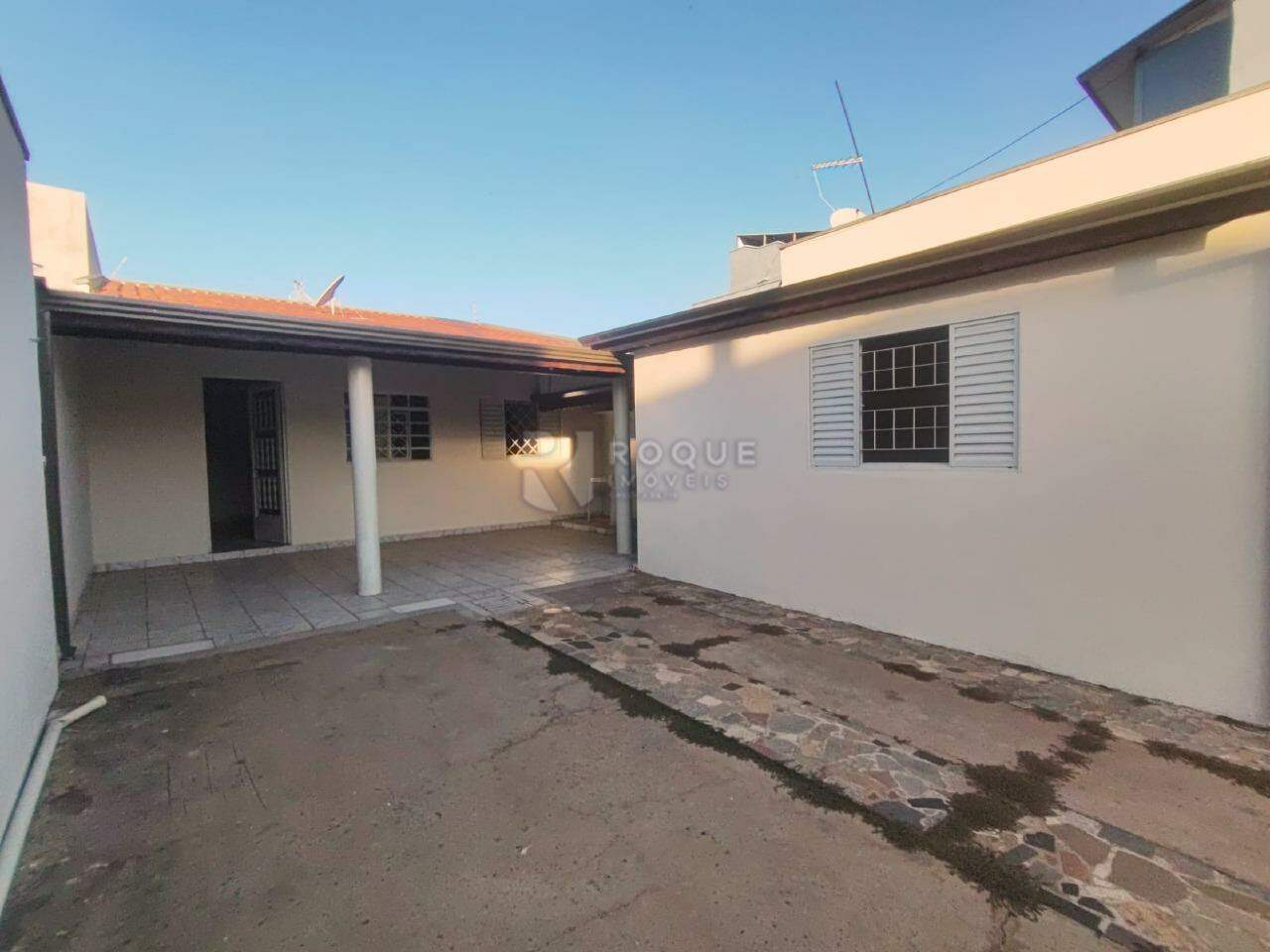 Casa Residencial para aluguel no bairro Jardim Residencial Dona Santina Paroli Peccinini: Quintal