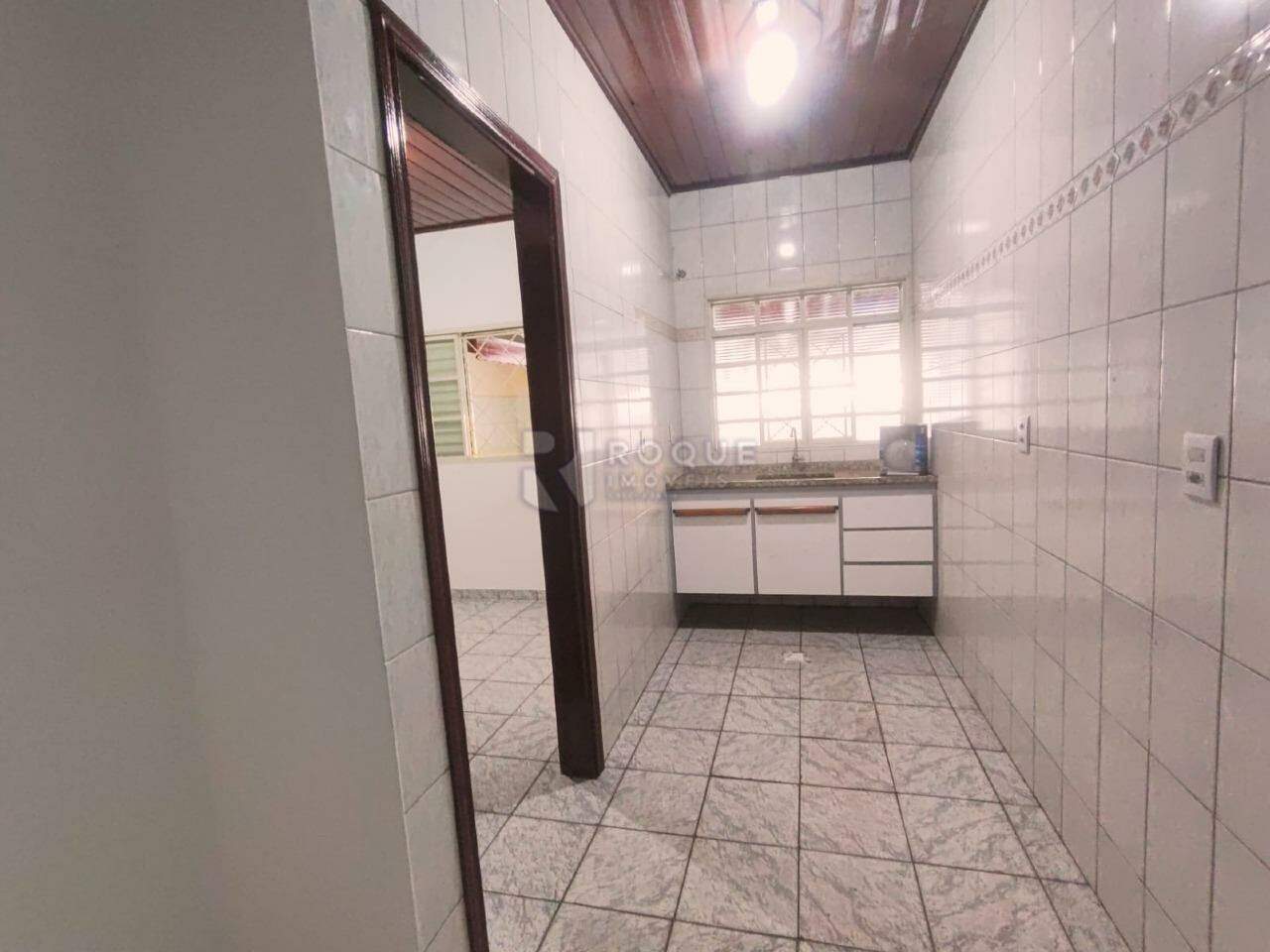 Casa Residencial para aluguel no bairro Jardim Residencial Dona Santina Paroli Peccinini: Cozinha
