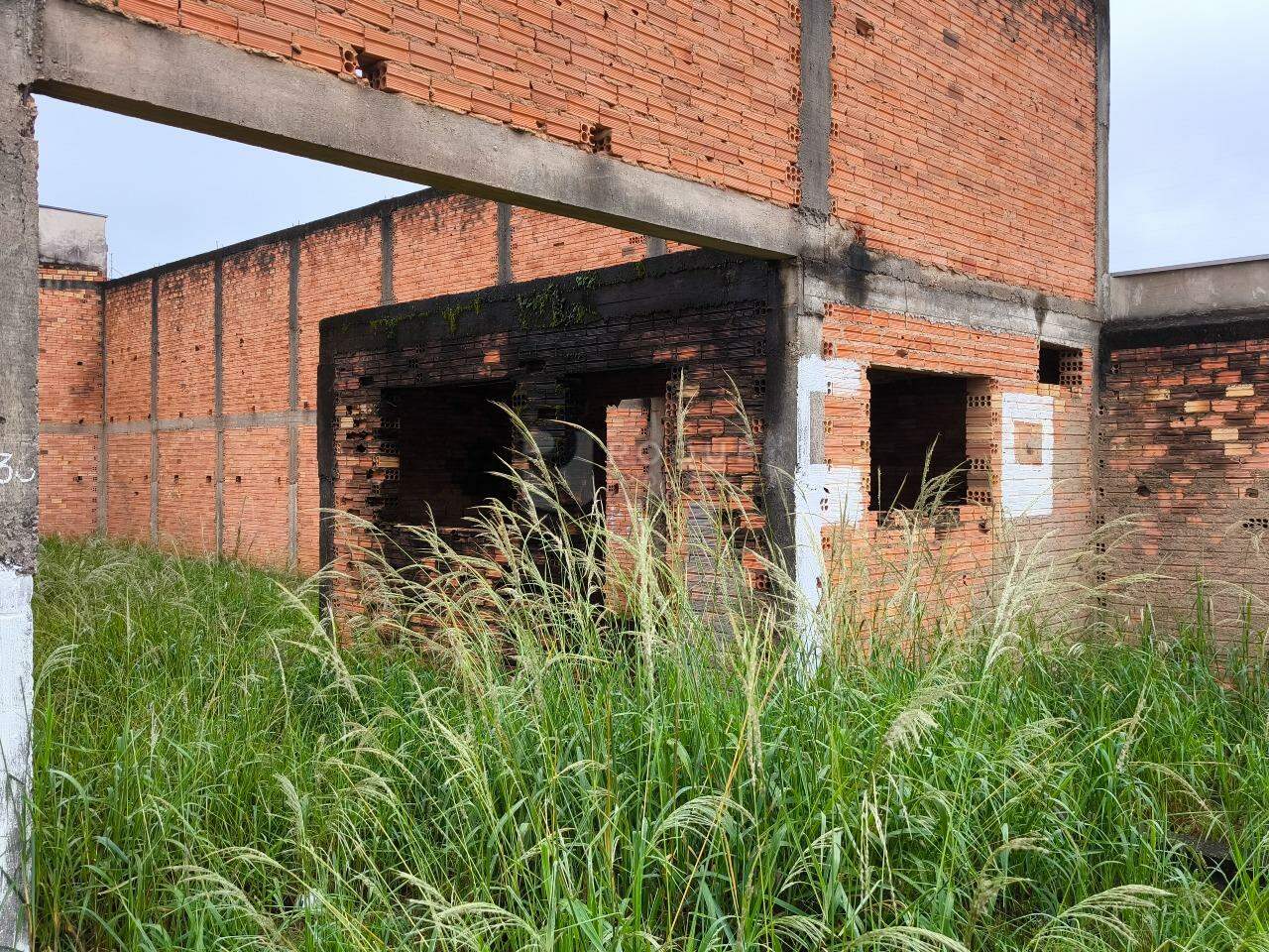 Terreno à venda no bairro Jardim Residencial Village: 
