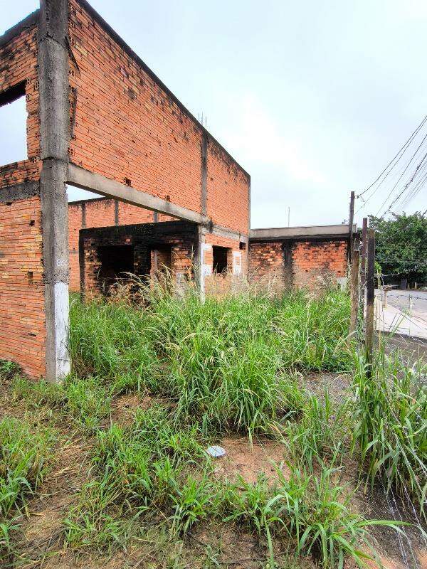 Terreno à venda no bairro Jardim Residencial Village: 