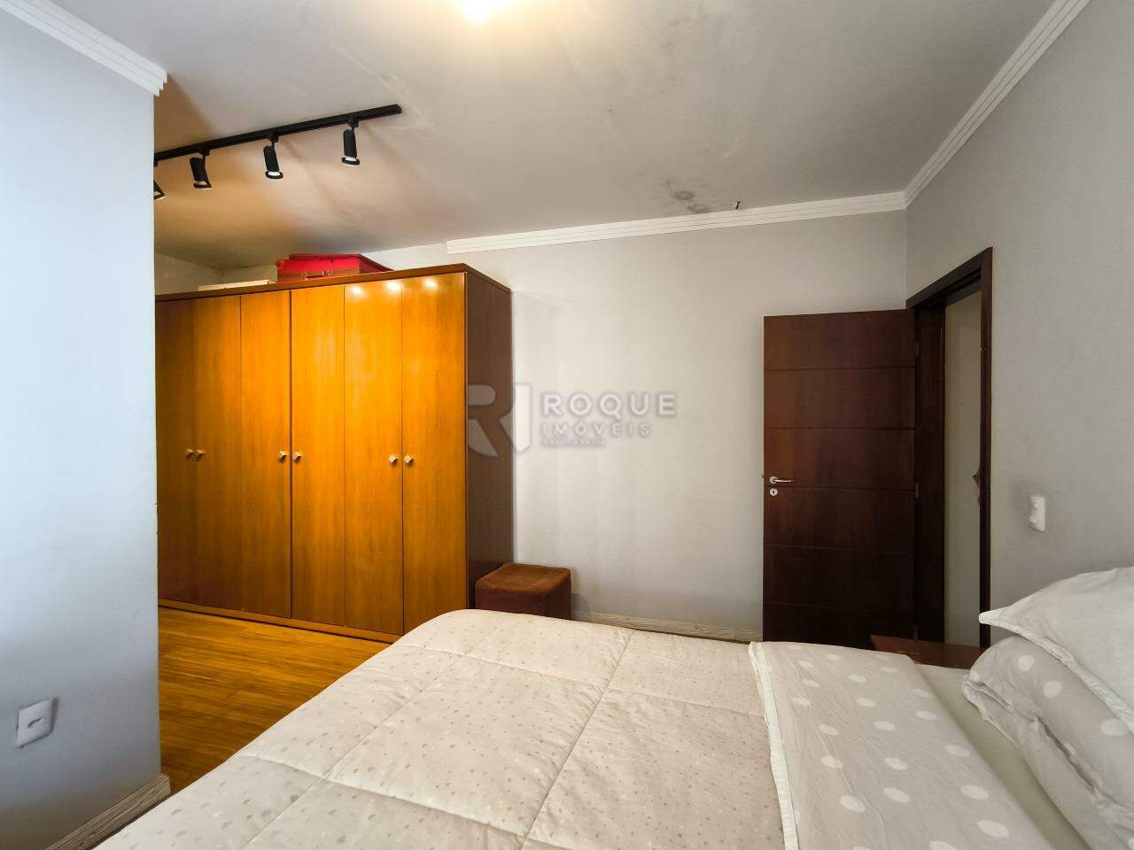 Casa Residencial à venda no bairro Jardim Residencial Alto da Graminha: SUÍTE