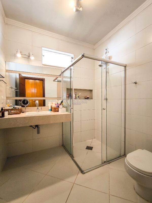 Casa Residencial à venda no bairro Jardim Residencial Alto da Graminha: WC SUÍTE