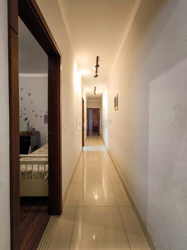 Casa Residencial à venda no bairro Jardim Residencial Alto da Graminha: CORREDOR INTERNO