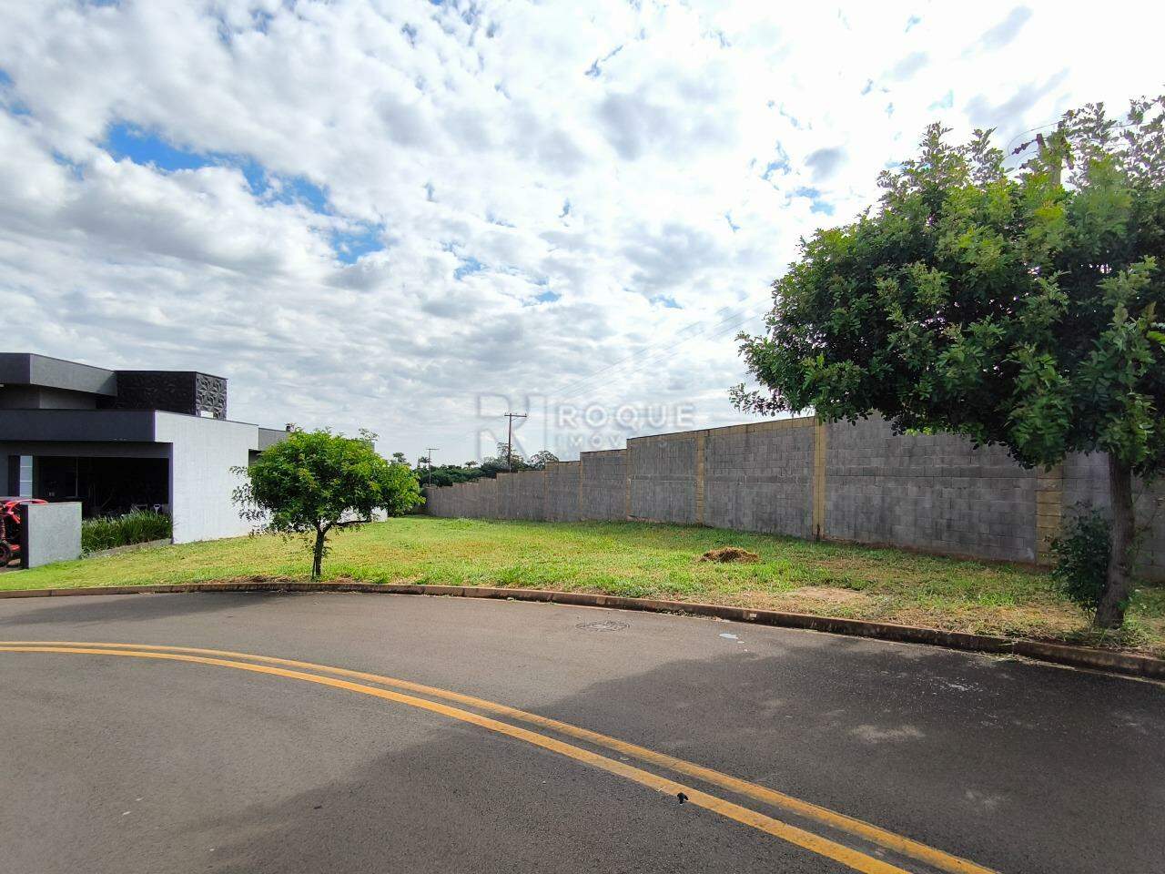 Terreno em condomínio à venda no bairro Residenciais Fazenda Itapema: 