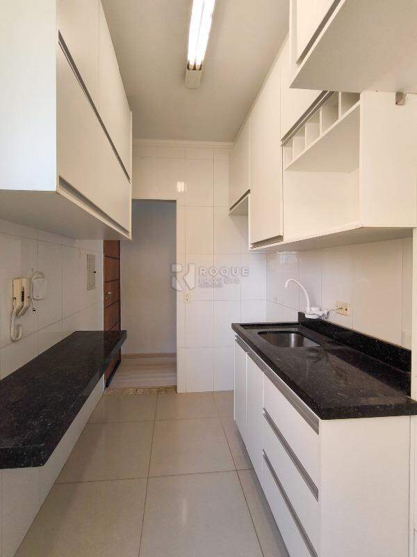 Apartamento à venda no bairro Parque Egisto Ragazzo: COZINHA