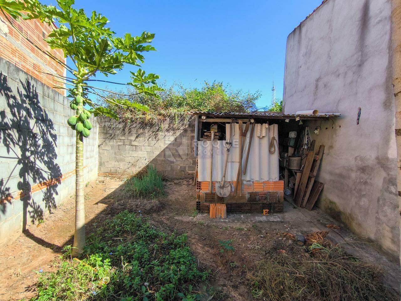Chácara à venda no bairro Bairro dos Pereiras: FERRAMENTARIA