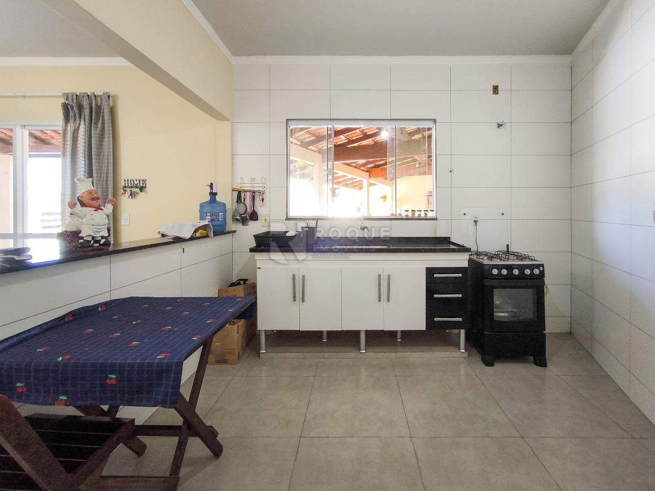Chácara à venda no bairro Bairro dos Pereiras: COZINHA