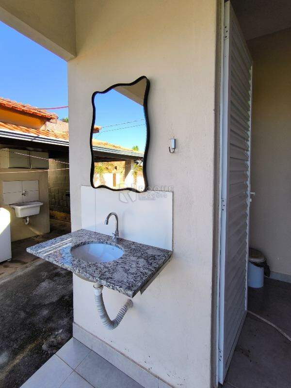 Chácara à venda no bairro Bairro dos Pereiras: LAVABO SUÍTE EXTERNA