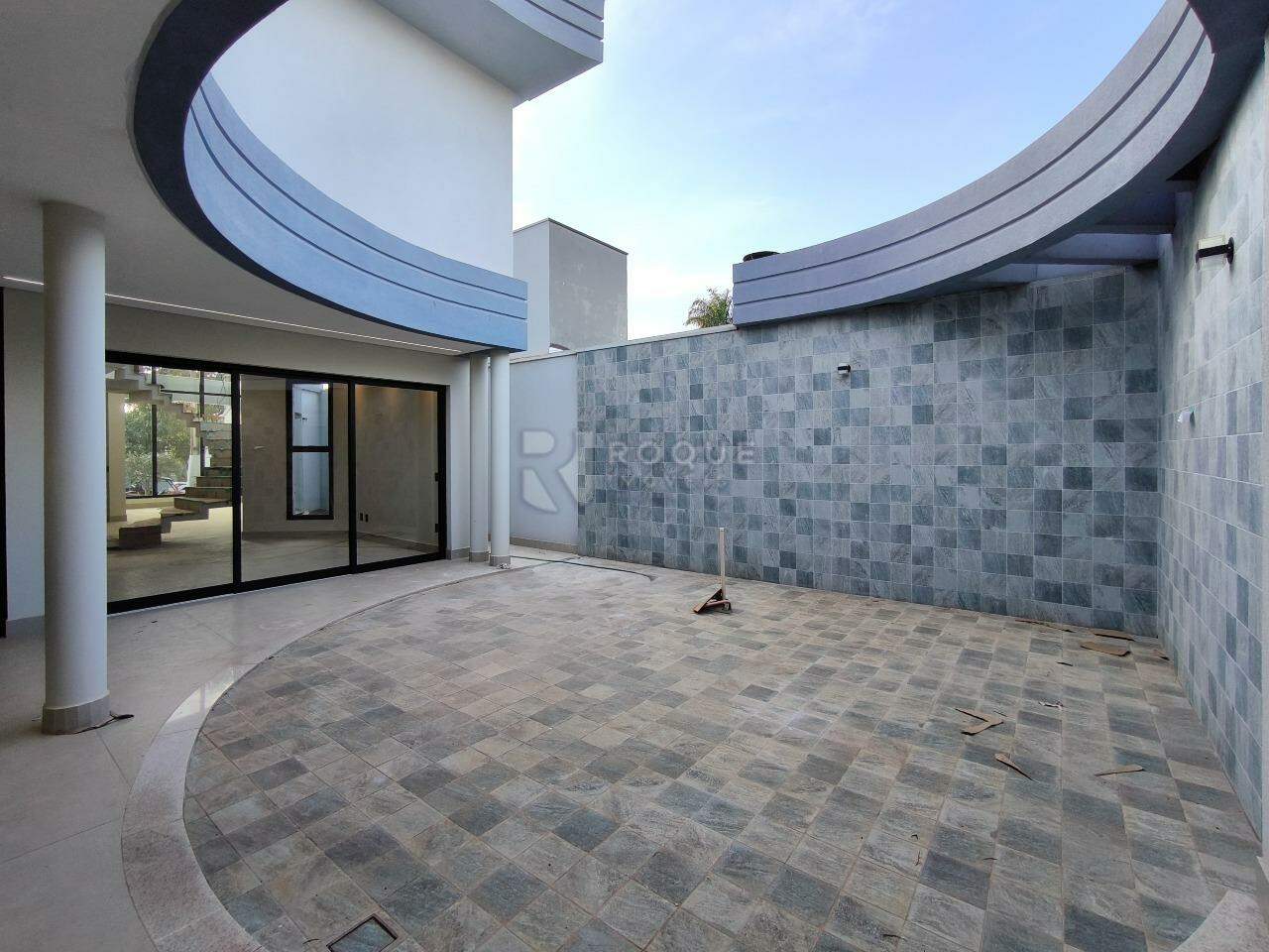 Casa em condomínio à venda no bairro Residencial Jardim dos Ipês: ÁREA EXTERNA