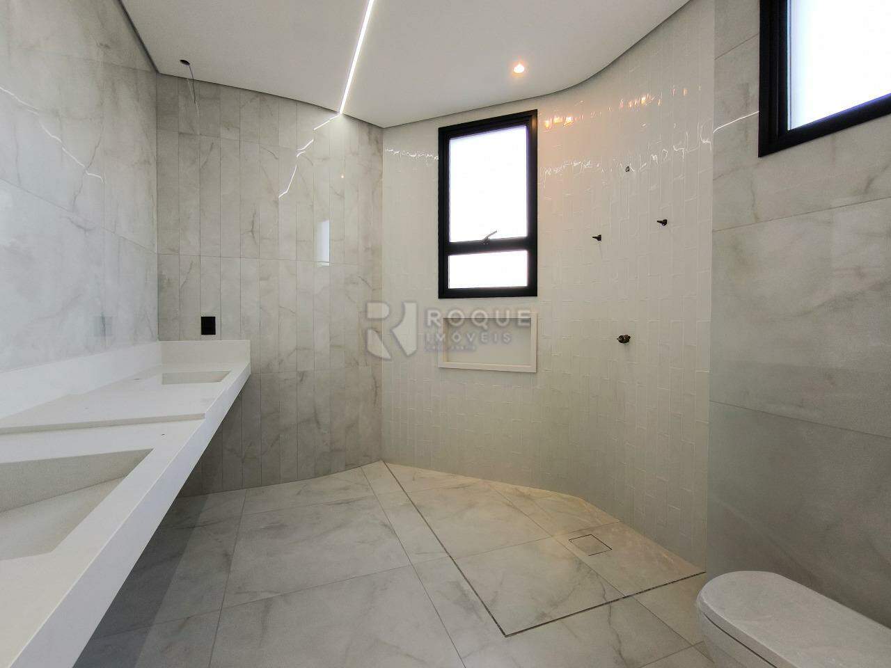 Casa em condomínio à venda no bairro Residencial Jardim dos Ipês: WC SUÍTE