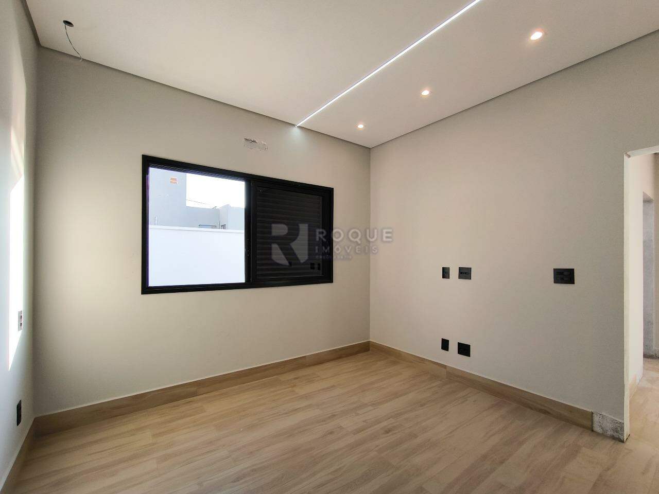 Casa em condomínio à venda no bairro Residencial Jardim dos Ipês: DORMITÓRIO 2