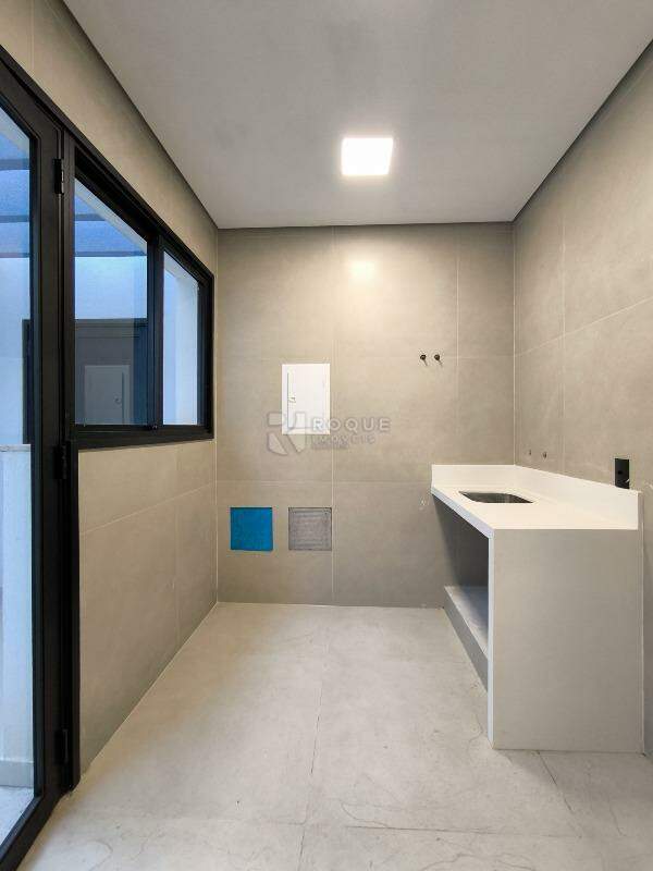 Casa em condomínio à venda no bairro Residencial Jardim dos Ipês: LAVANDERIA