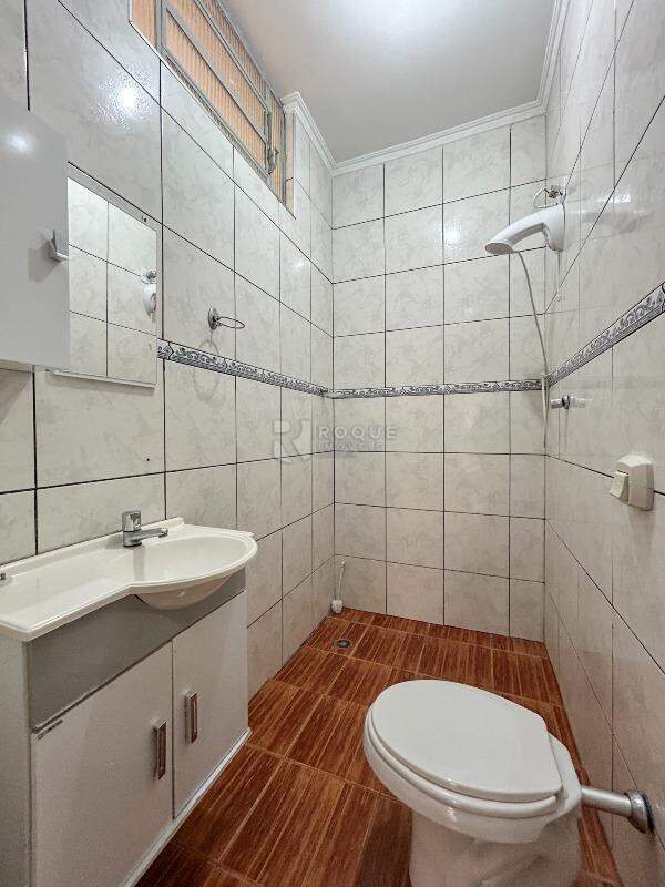 Casa Residencial para aluguel no bairro Parque Residencial Santa Eulália: WC suíte 