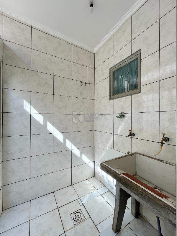 Casa Residencial para aluguel no bairro Parque Residencial Santa Eulália: Área de serviço 