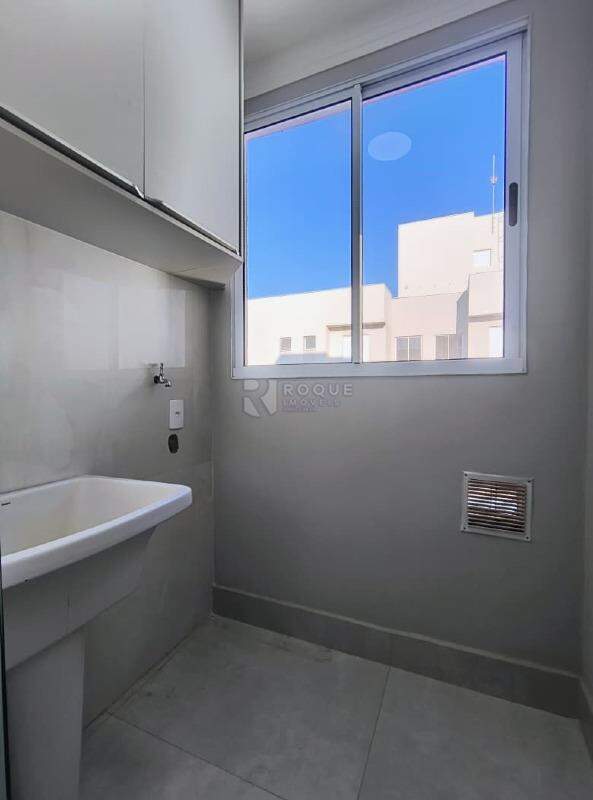 Apartamento para aluguel no bairro Vale das Esmeraldas: Lavanderia