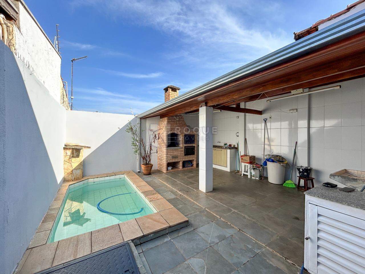 Casa Residencial para aluguel no bairro Jardim Caieira: Rancho fundo 