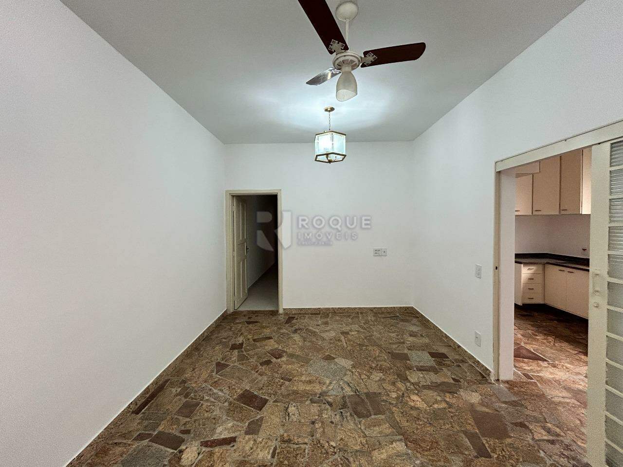 Casa Residencial à venda no bairro Centro: Copa